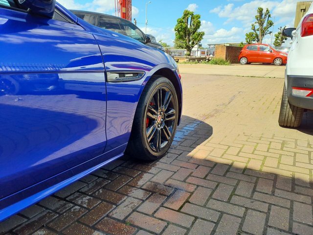 Jaguar XE 2.0 D Portfolio 177 Bhp Black #15
