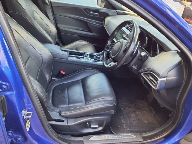 Jaguar XE 2.0 D Portfolio 177 Bhp Black #7