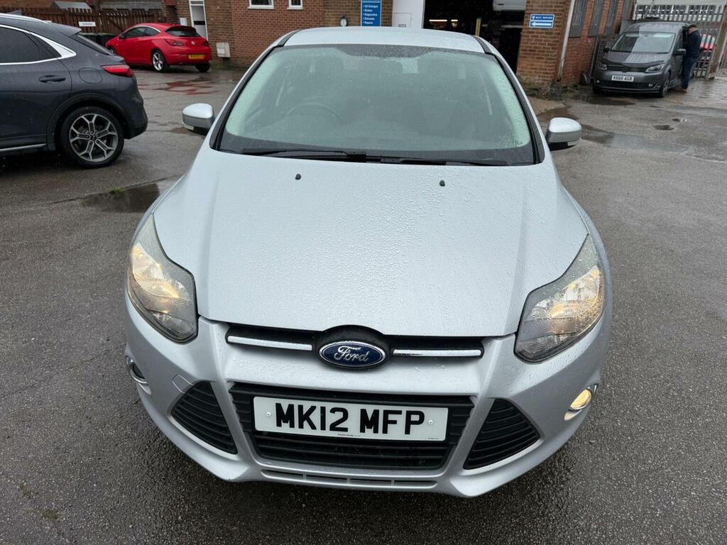 Ford Focus Hatchback 1.6 Zetec Euro 5 201212 MK12MFP Silver #2