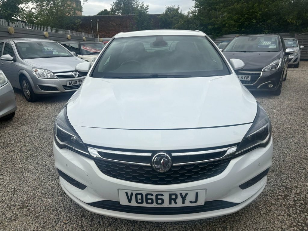 Vauxhall Astra 1.6L Elite VO66RYJ White #2