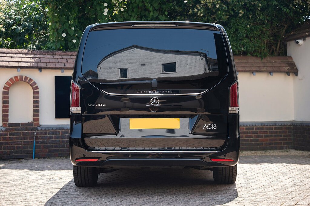Mercedes-Benz V Class V220d Amg Line Black #5