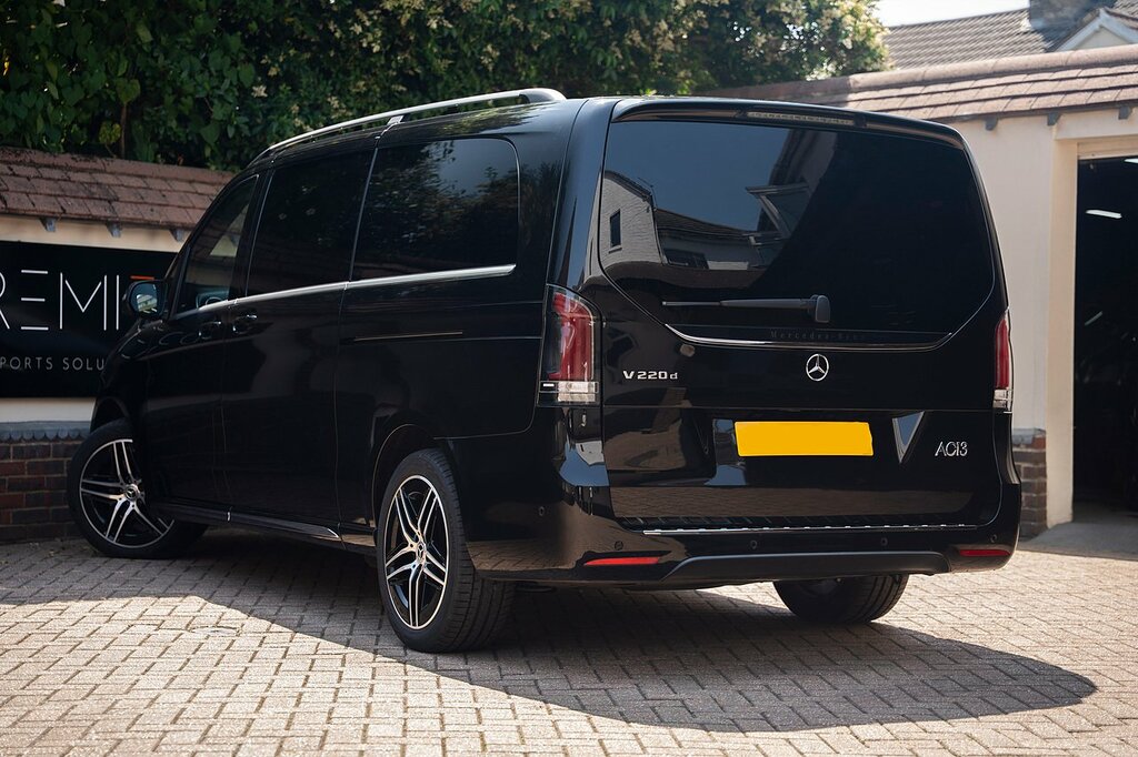 Mercedes-Benz V Class V220d Amg Line Black #4