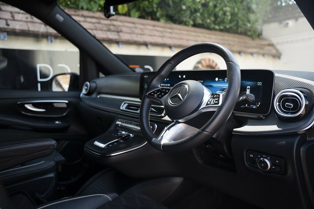 Mercedes-Benz V Class V220 D Amg Line 9G-tronic Extra Long Black #10