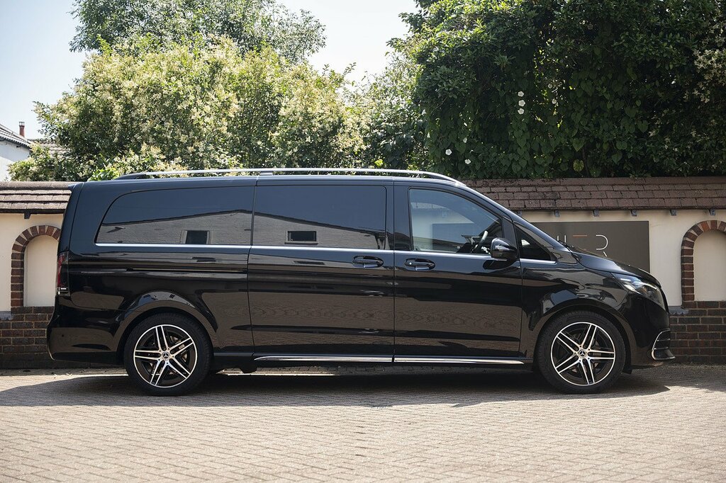 Mercedes-Benz V Class V220d Amg Line Black #3