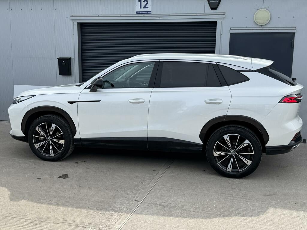 MG HS Trophy White #3