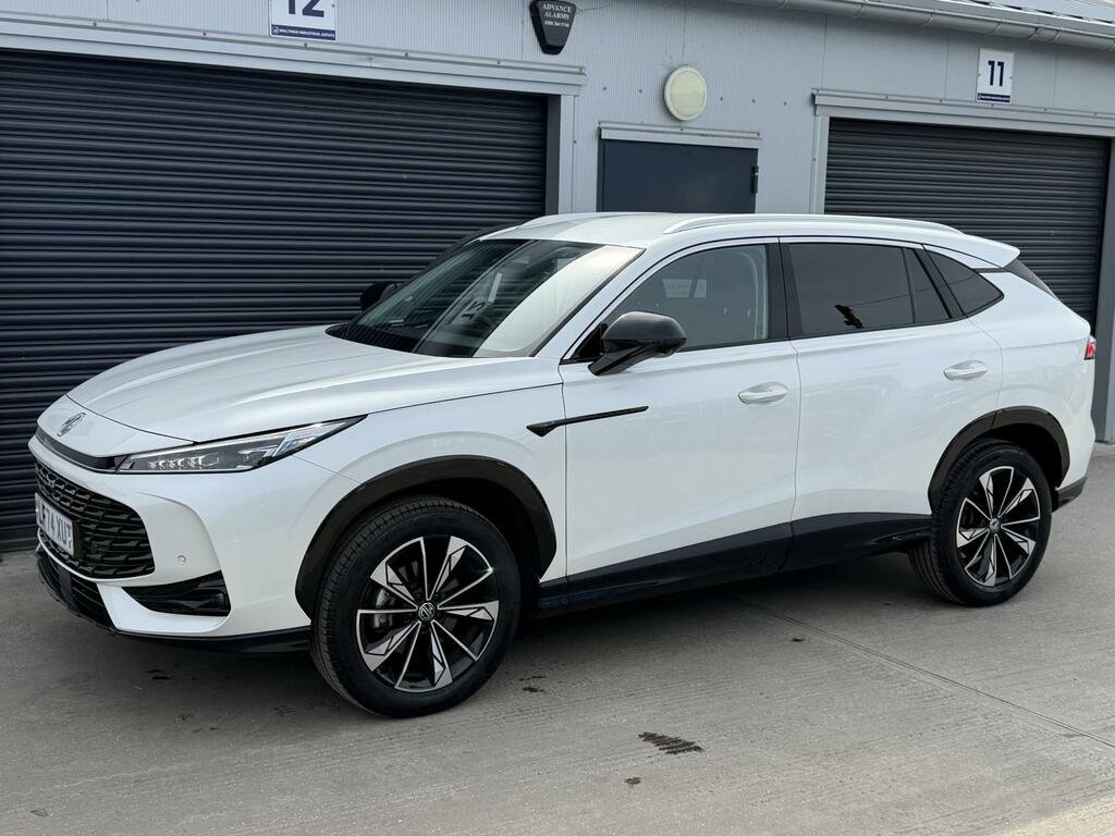 MG HS Trophy White
