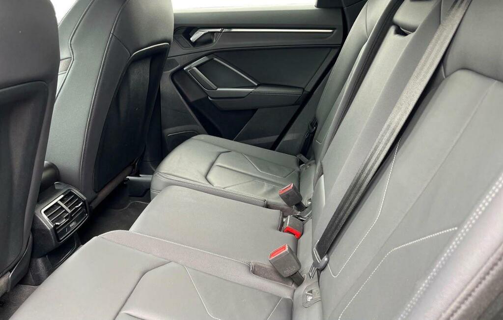 Audi Q3 S Line Black #5