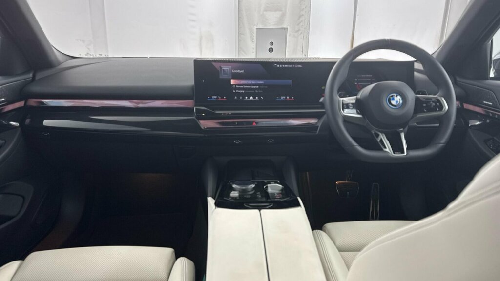 BMW 5 Series 530E M Sport Touring YF75DXB Grey #4