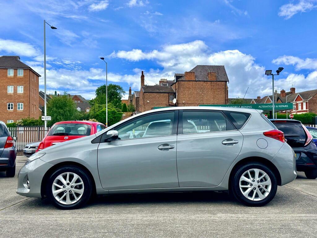 Toyota Auris 1.6 V-matic Icon Euro 5 Grey #2