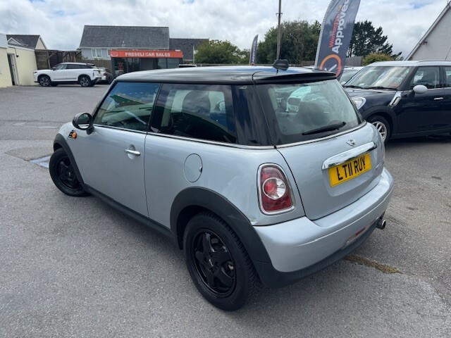 Mini Hatch Cooper 1.6I #2