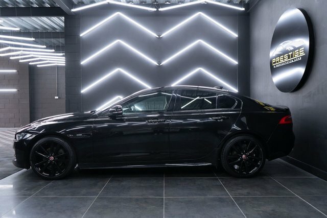 Jaguar XE 2.0 P250 R-dynamic Black Black #30