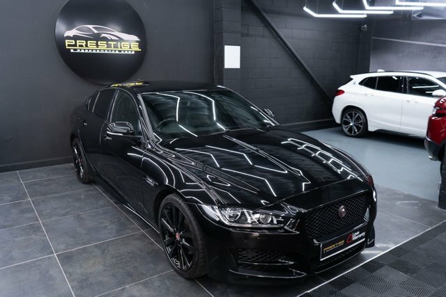 Jaguar XE 2.0 P250 R-dynamic Black Black #29