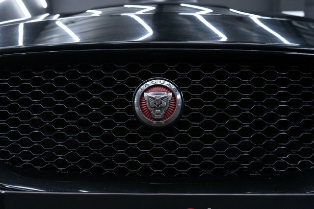 Jaguar XE 2.0 P250 R-dynamic Black Black #9