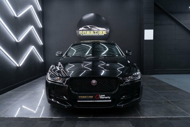 Jaguar XE 2.0 P250 R-dynamic Black Black #32