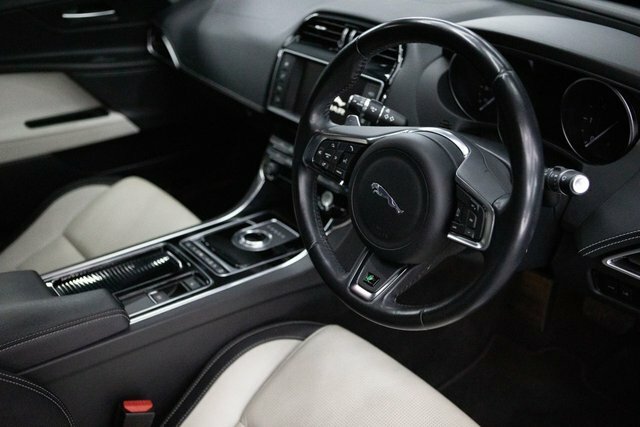 Jaguar XE 2.0D R-sport Saloon Euro 6 Ss Blue #6
