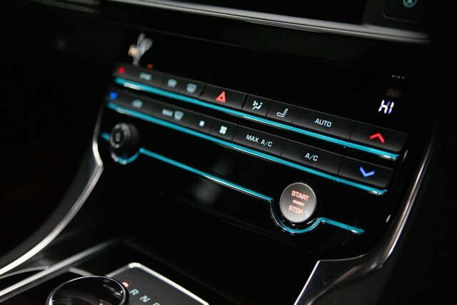 Jaguar XE 2.0 250 Se Grey #31