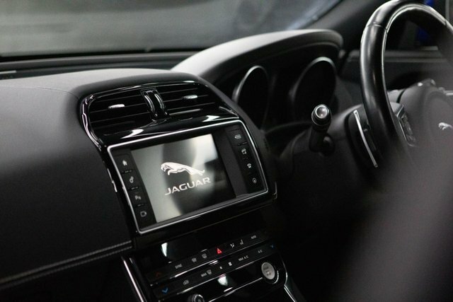 Jaguar XE 2.0 250 Se Grey #19