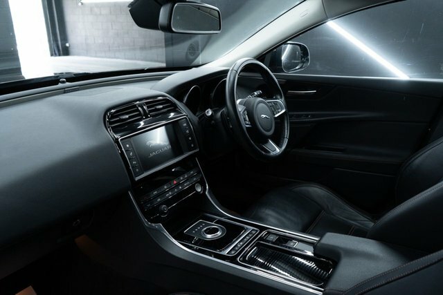 Jaguar XE D R-sport  #9
