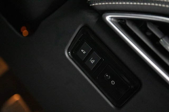 Jaguar F-Pace  Black #32