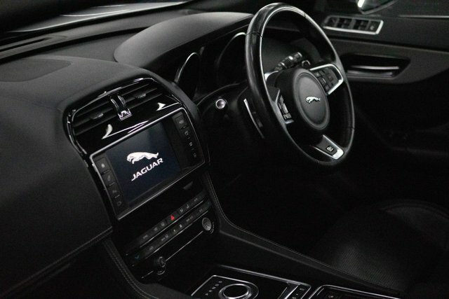 Jaguar F-Pace  Black #22