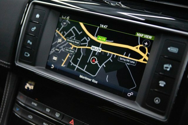 Jaguar F-Pace  Black #40