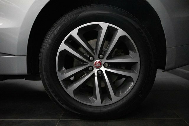 Jaguar F-Pace  Black #11