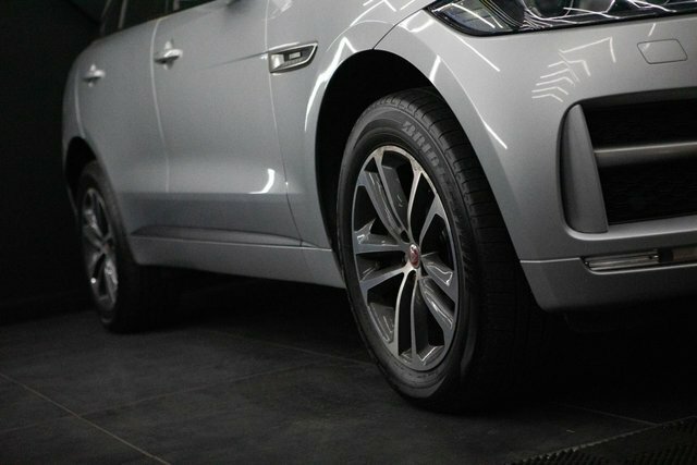 Jaguar F-Pace  Black #18