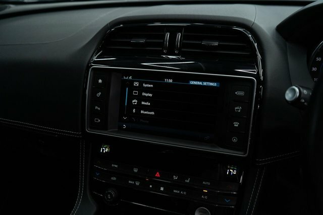 Jaguar F-Pace 3.0D V6 S Black #68