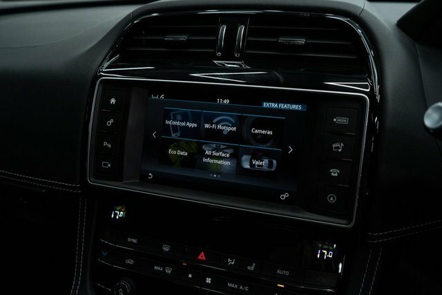 Jaguar F-Pace 3.0D V6 S Black #56