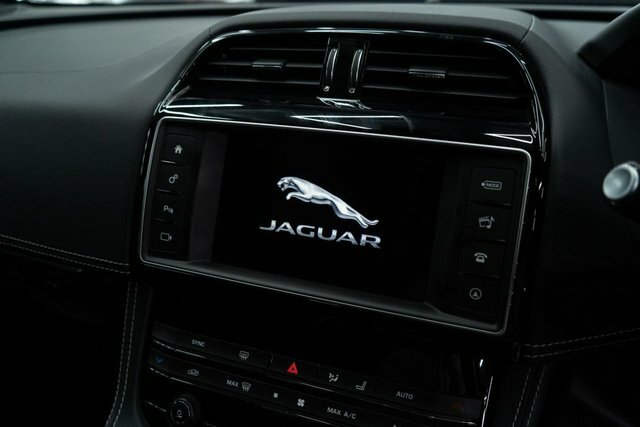 Jaguar F-Pace 3.0D V6 S Black #54