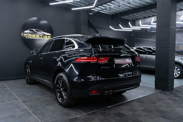Jaguar F-Pace 3.0D V6 S Black #83