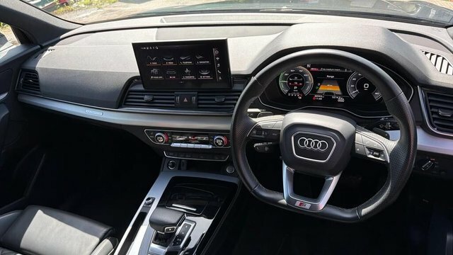 Audi Q5 Tfsie 55 Competition Suv Black #5