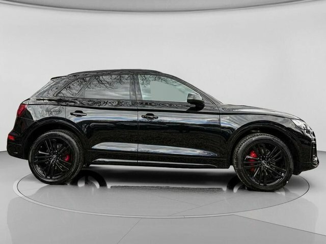 Audi Q5 Tfsie 55 Competition Suv Black #3