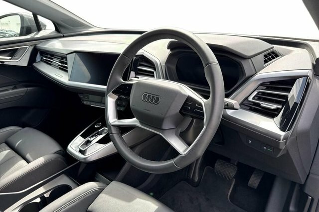 Audi Q4 E Tron Audi Q4 E-tron Q4 S Line 40 E-tron 150,00 Kw White #7