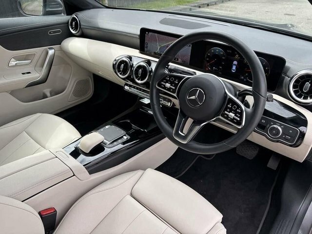 Mercedes-Benz CLA Class Cla180h Mhev Sport Executive Black #2
