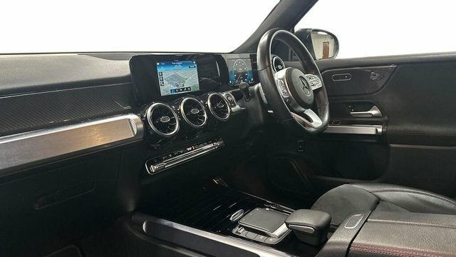 Mercedes-Benz GLB Class Glb 200 Amg Line Premium Plus 7G-tronic White #8