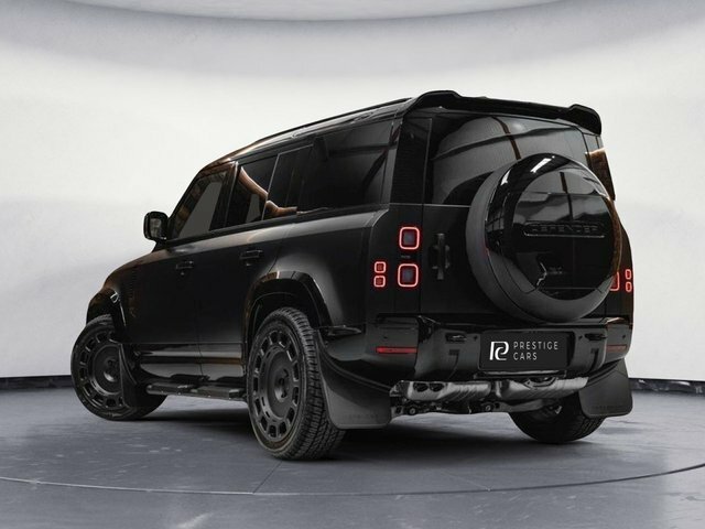 Land Rover Defender 110 P400e 15.4Kwh Xs Edition Black #2