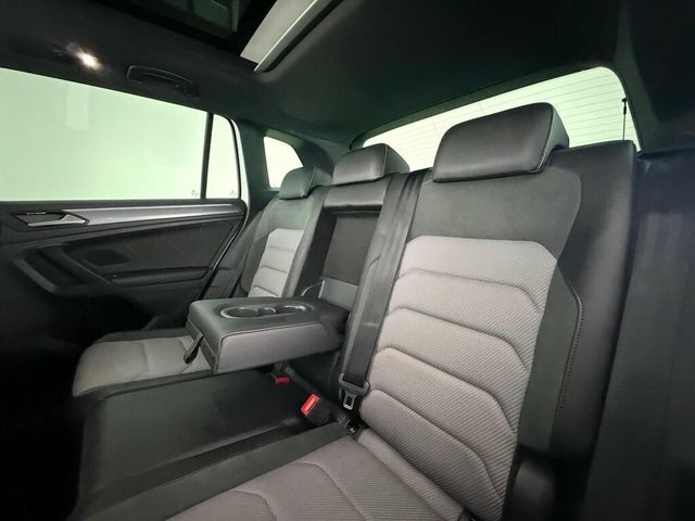 Volkswagen Tiguan 2L Sel White #9