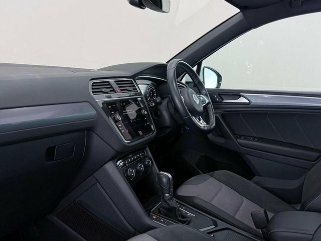 Volkswagen Tiguan 2L Sel White #8