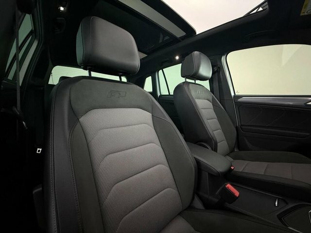Volkswagen Tiguan 2L Sel White #7