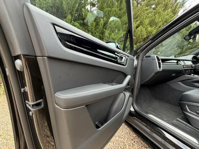 Porsche Cayenne Tiptronic S Black #12