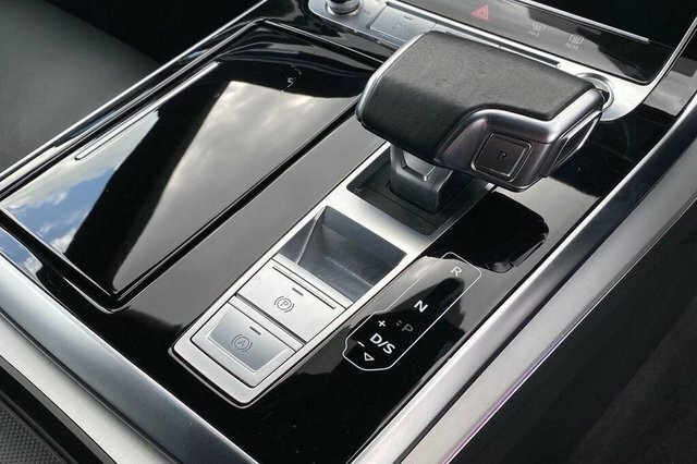Audi Q8 S Line  #13