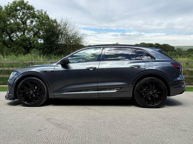 Audi E-tron Black Edition Suv Black #4