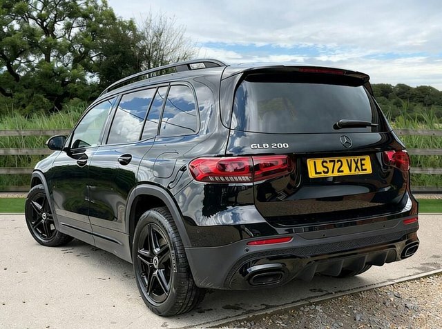 Mercedes-Benz GLB Class Glb200 Amg Line Premium Black #2