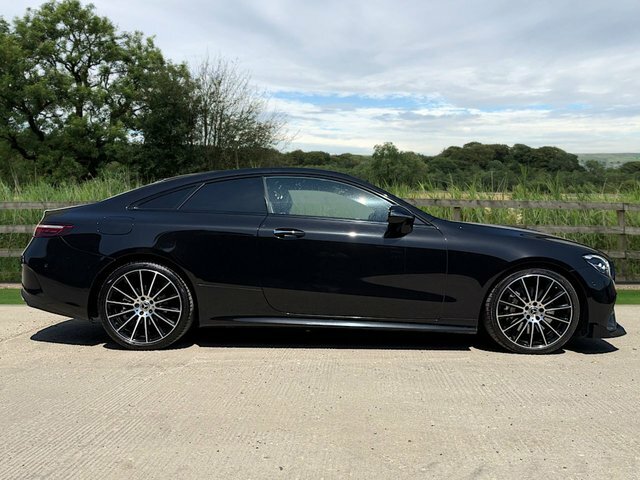 Mercedes-Benz E Class E300h Mhev Amg Line YK22LZH Black #4