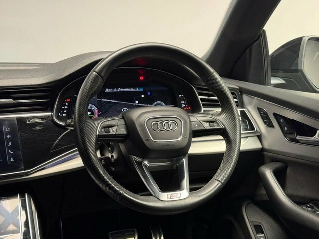 Audi Q8 Tfsi V6 55 S Black #6