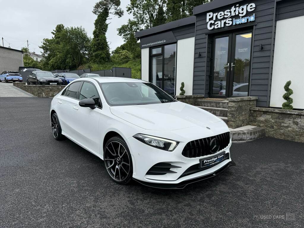 Mercedes-Benz A Class A250e Amg Line Executive Edition WV22OHH White #4