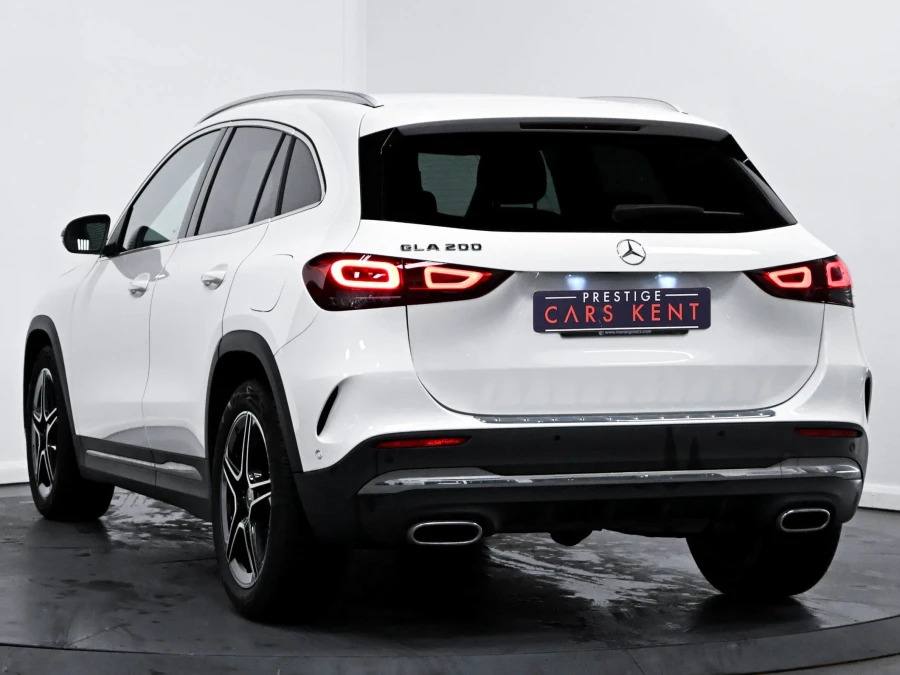 Mercedes-Benz GLA Class 1.3 Gla200 Amg Line Executive Suv 7G- FX72PZL White #3