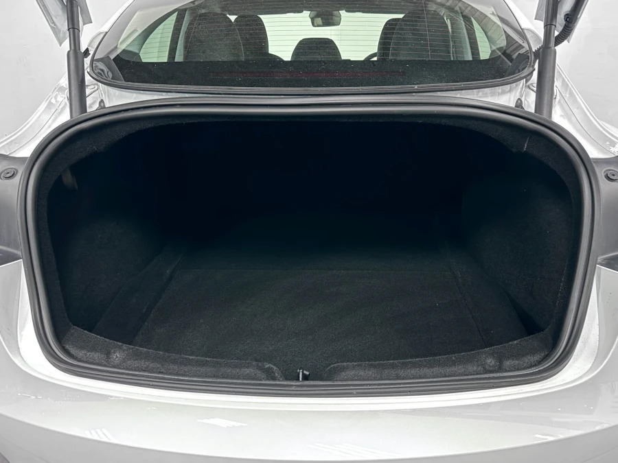 Tesla Model 3 Dual Motor Long Range Saloon 4 NJ74LVZ White #6