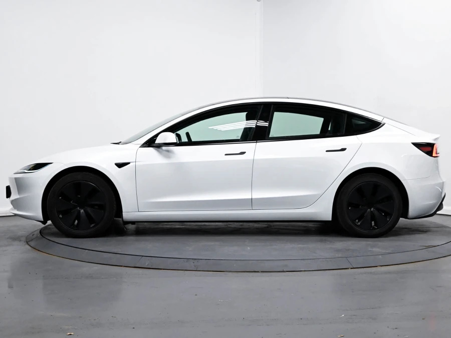 Tesla Model 3 Dual Motor Long Range Saloon 4 NJ74LVZ White #4
